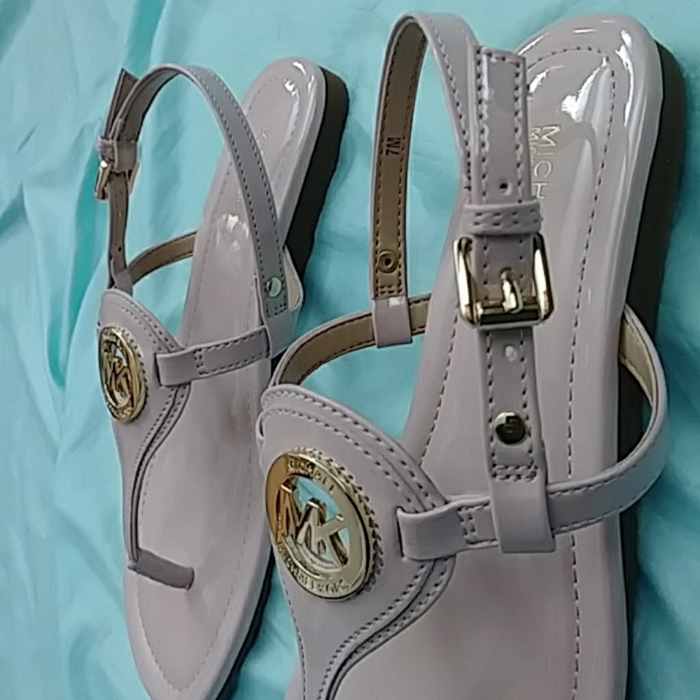 Michael Kors Leather Pink Thong Sandals - Picture 5 of 5